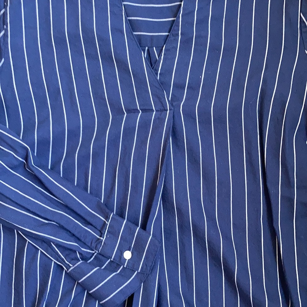Blouse - Picture 2 of 3